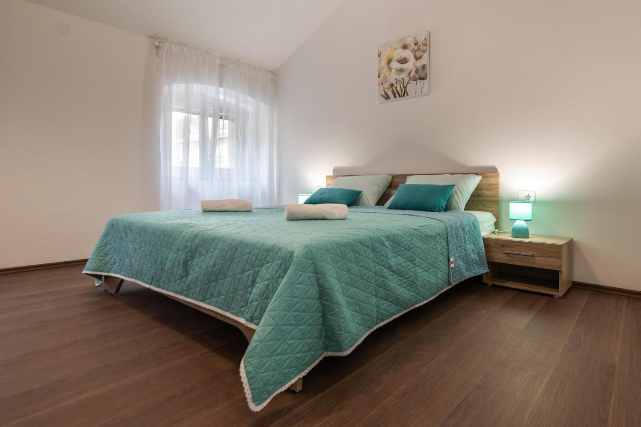 Antique Center Apartment
